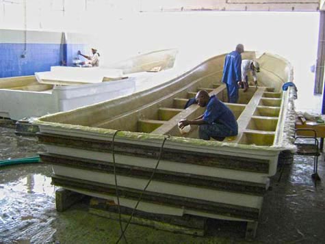 yamaha_boat_contruction_hull_stringers_fitted