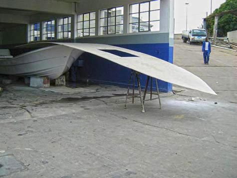 yamaha_boat_contruction_deck_single_sheet_glass